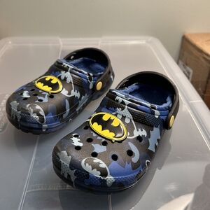 Kids Batman Clog Shoes - Blue/Black Camouflage